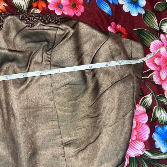 Beautiful imported short dress - Picture 7 of 7